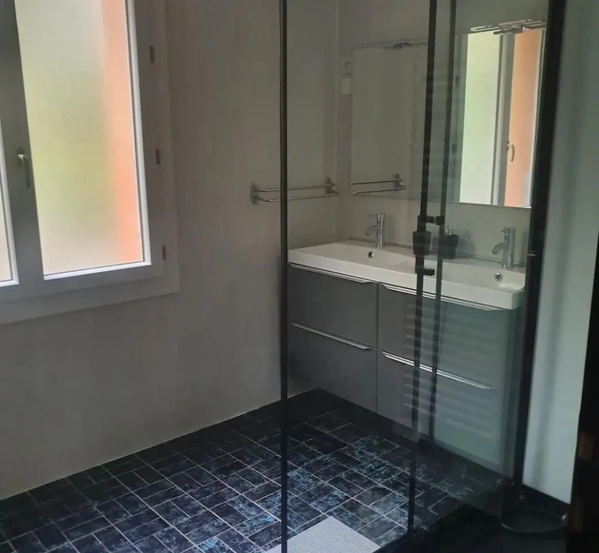 La Maison Dans Les Bois Crayssac 0*,  France