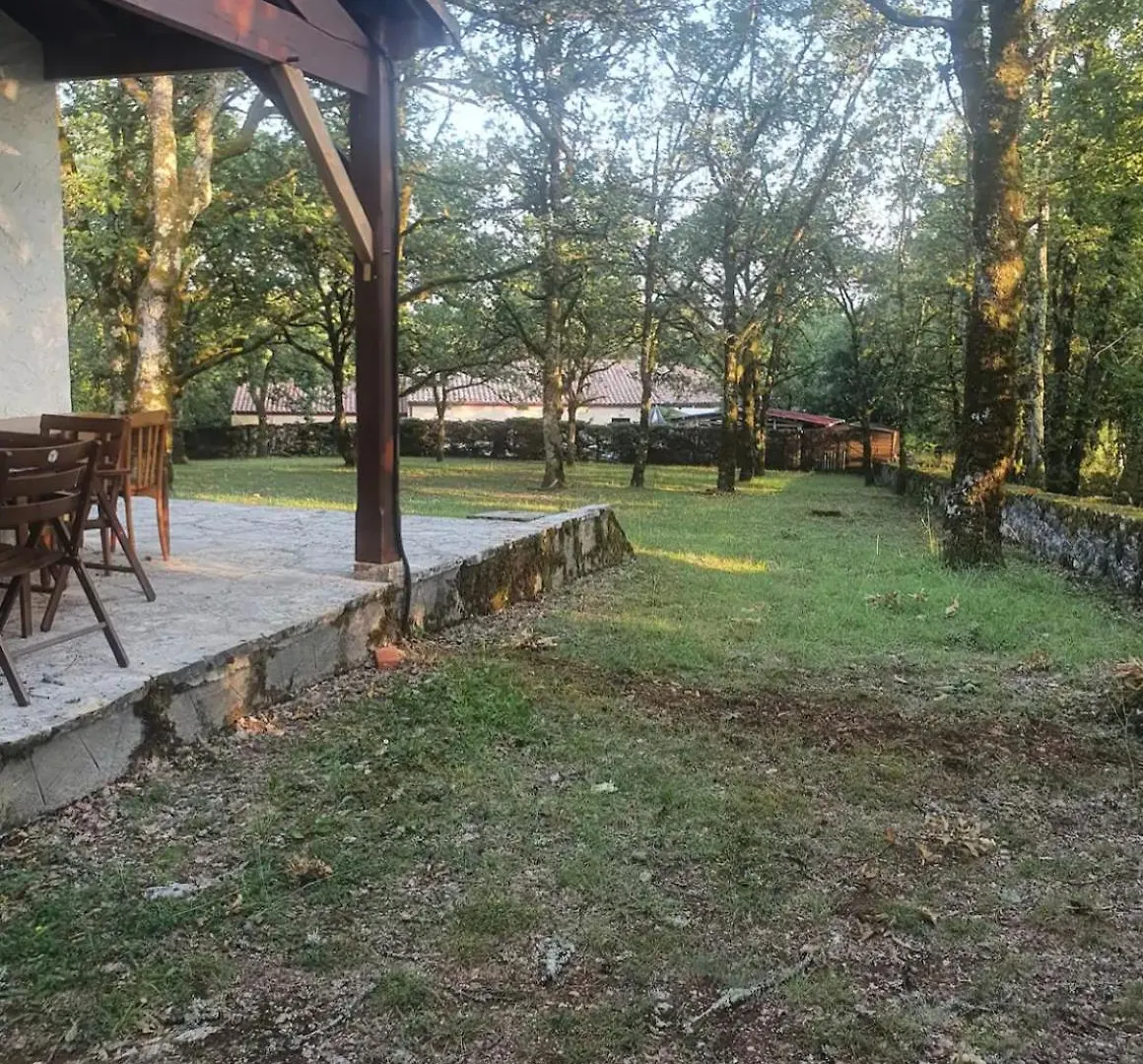 La Maison Dans Les Bois Crayssac 0*,  France